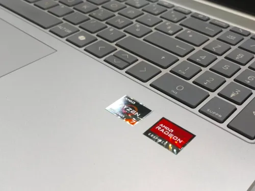 Laptop 15 AMD Ryzen 7 16GB/512 GB SSD 15.6P