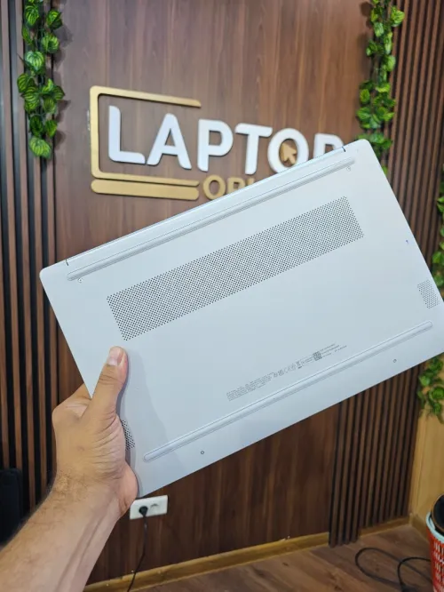 HP Laptop 15 AMD Ryzen 5 16GB/512 GB SSD 15.6P