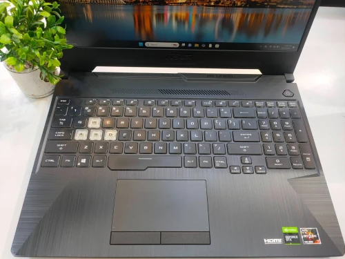 Asus TUF FA506IU Gaming A15 AMD RYZEN 7 16GB 512ssd 1660ti 15p