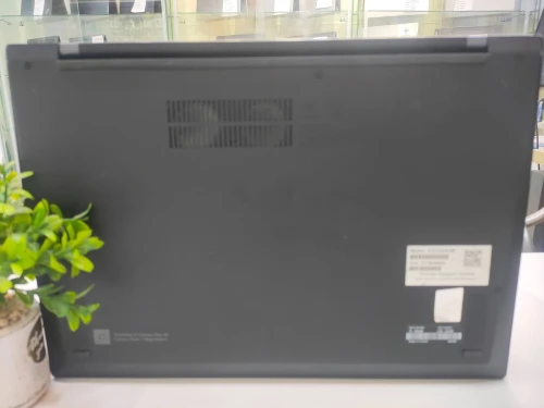 LENOVO Thinkpad X1 Carbon 12th Génération. i5  16GB 256GB SSD 14P