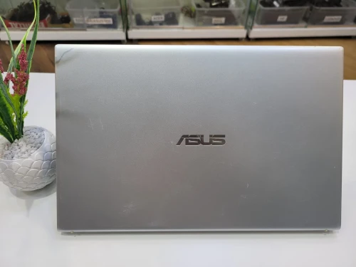 Asus vivobook 14 i3 8TH 4GB 256SSD 14P 