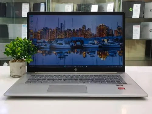 HP Laptop 17 AMD Ryzen 5-16GB 512ssd 17P