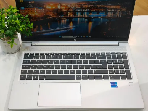 Hp probook 450 15.6 inch G10 i7-13th 16GB 512ssd