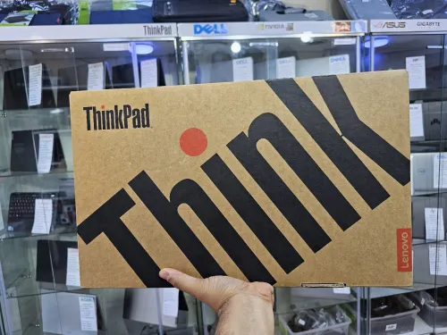 LONOVO THINKPAD P14S Gen 5 ULTRA5 H RTX worstation