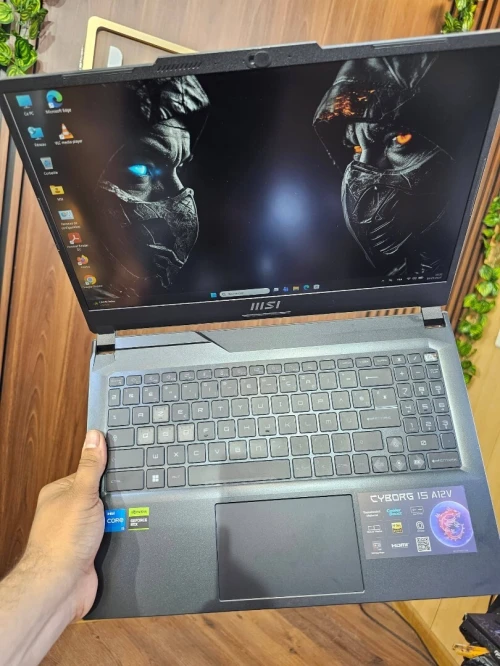 MSI Cyborg 15 A12VF i5 12th 16gb 512GB RTX4060 15P