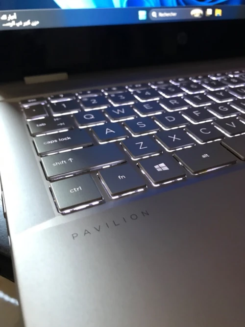 hp pavillon x360 kaba 10/10 1T 16gb Ecran tactile avec chargeur