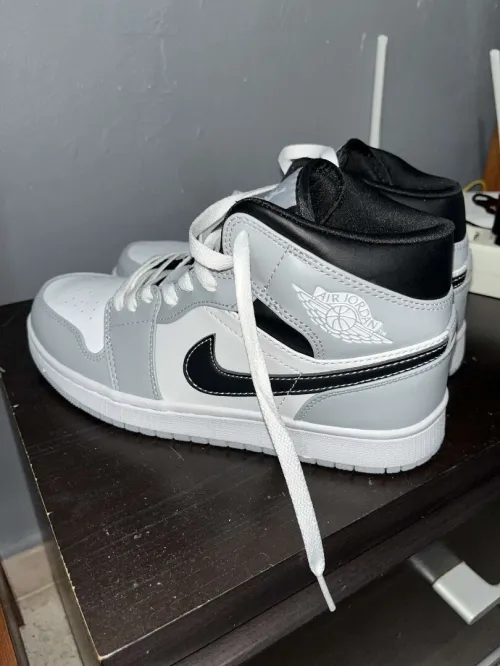 Air Jordan 1 Mid Grey Original Jamais porté 