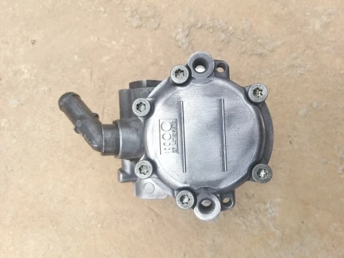 Pompe de direction assistée renault 