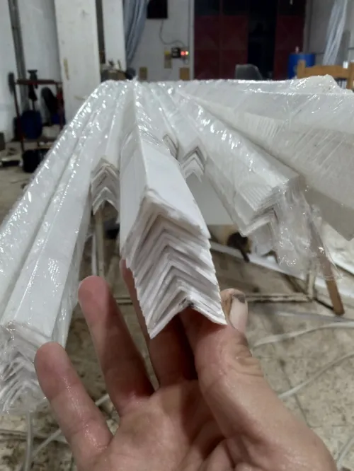 Cornière pvc 25*25