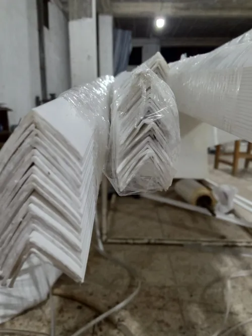 Cornière pvc 25*25