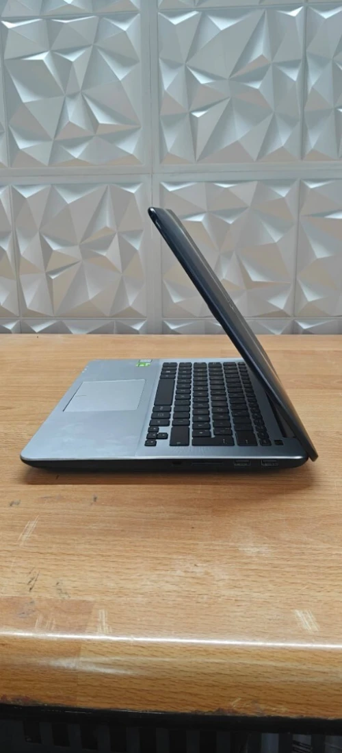 LAPTOP i3 6eme ASUS Nvidia GeForce 920MX (2GB)