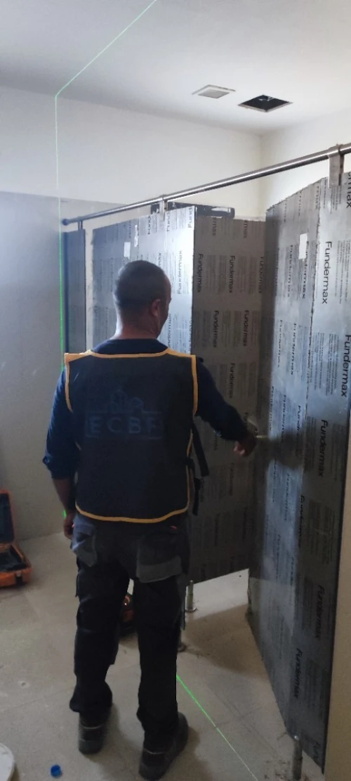 HPL - Cabine sanitaire et cassier en hpl