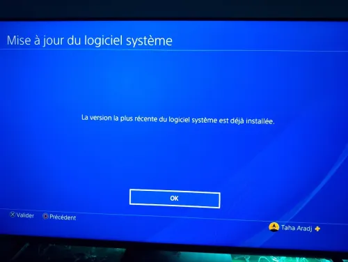 PlayStation 4 slim avec des jeux