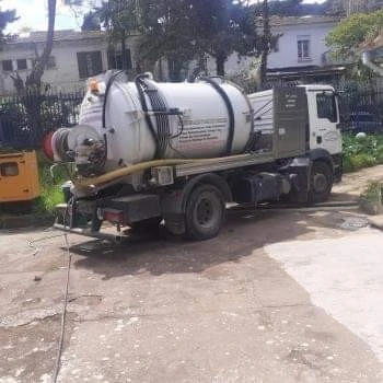 Camion vidange débouchage canalisation nettoyage