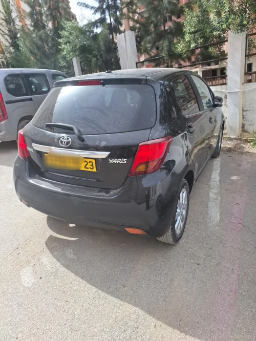 Toyota Yaris 2015 Hatchback française