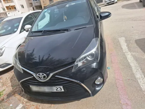 Toyota Yaris 2015 Hatchback française