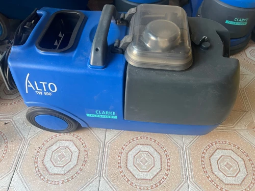 Vente un lot de materiel de nettoyage