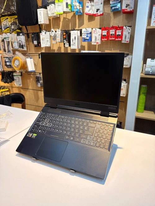 6. Acer Nitro 5 AN515-46 Acer Nitro 5 AN515-46 / Ryzen 7 6800H / RTX 3050 Ti / 16GB / 512GB SSD