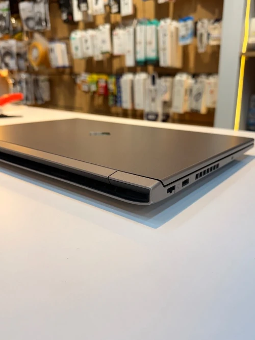 HP Omen 16 | Intel Core i7-14650HX | 16 Go DDR5 5600 | RTX 4060 8 Go | 512 SSD NVMe | Écran 16 QHD 240 Hz | Audio HyperX