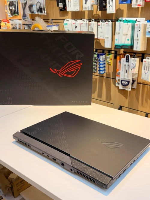Rog strix g17 17,3 pouces Ryzen 9 7940HX / rtx 4060/ 1tb nvme / 16gb ram