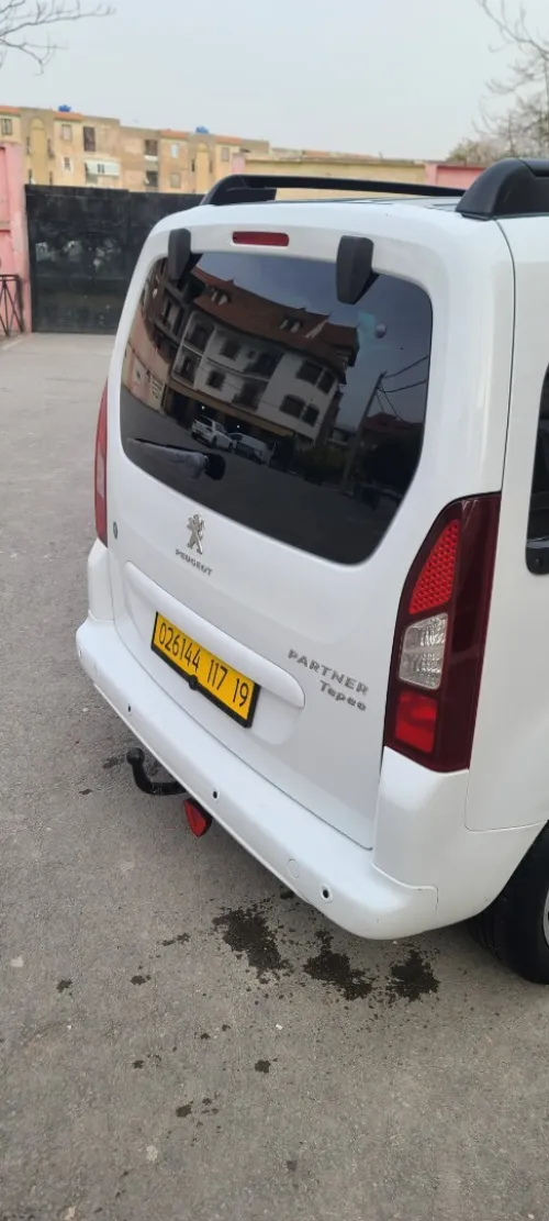 Peugeot Partner 2017 Tepee Allure 