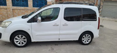 Peugeot Partner 2017 Tepee Allure 