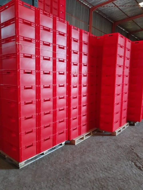Caisse de rangement et palette