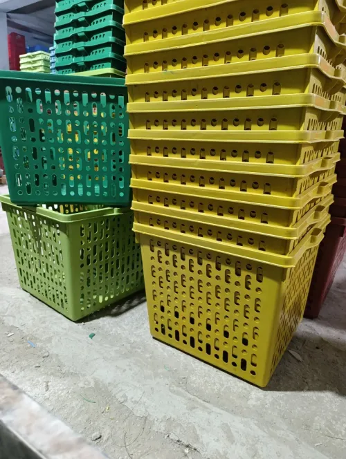 Caisse de rangement et palette