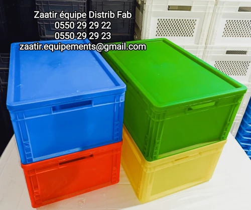 Caisse de rangement et palette
