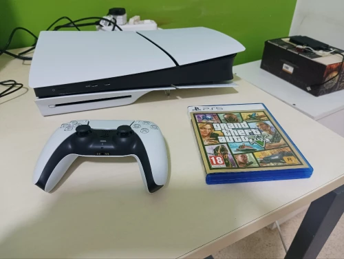 PS5 slim + GTA V