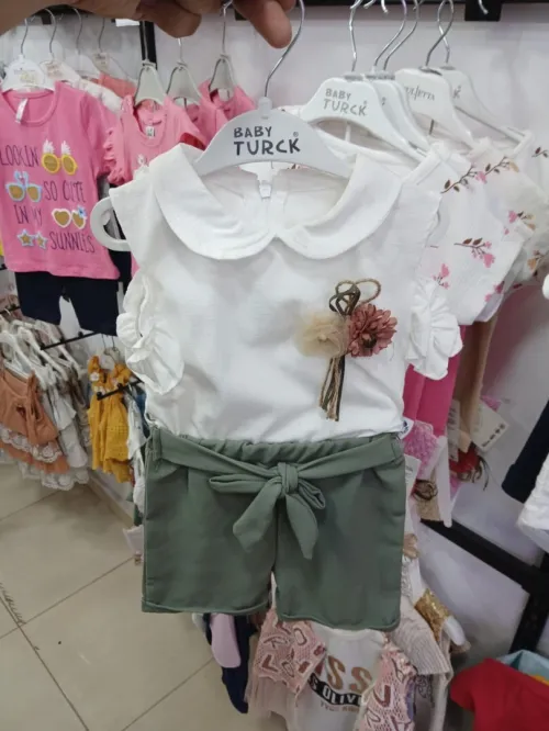 Liquidation totale vêtements pour Filles