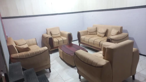 أريكة جزائرية فاخرة للبيع بسبب تغيير مهام المكتب (فرصة ذهبية)، Canapé algérien haut de gamme à vendre pour cause de réorganisation du bureau
