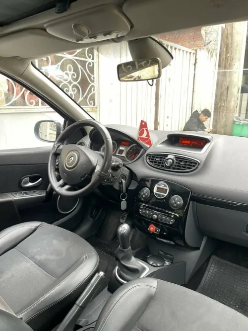Renault Clio 3 2012 Night and Day