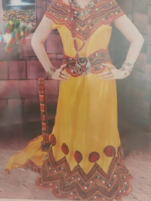 Robe kabyle avec barnous