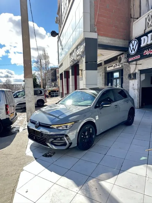 Volkswagen Golf 8 2025 R-Line