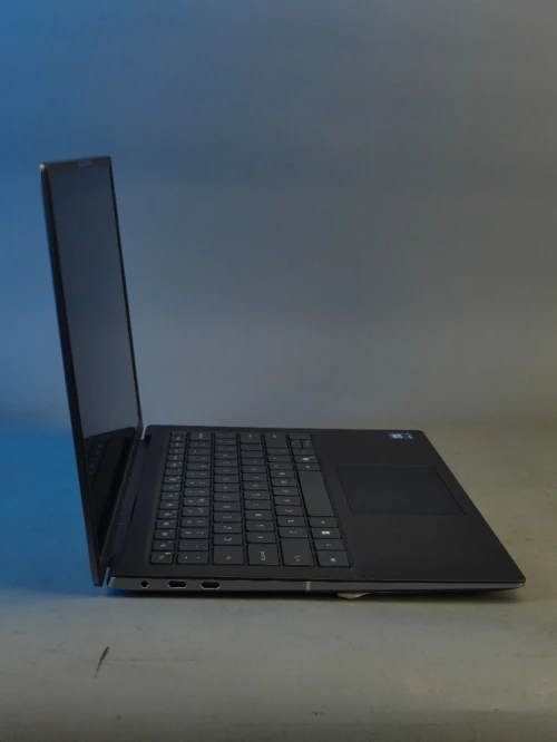 Dell precision 5490 ultra 7 155H RTX 1000ADA 16gb RAM LPDDRX5 SSD 1TB ÉCRAN 14" FHD+ WLED 100% sRGB