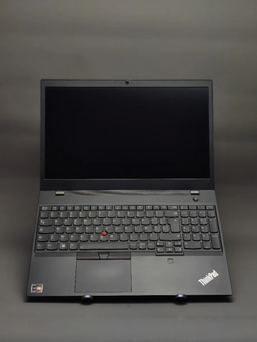 LENOVO THINKPAD P15V  GEN 3 Ryzen 7 pro  6850H RTX t600 32g ddr5 1tb SSD écran 15,6"
