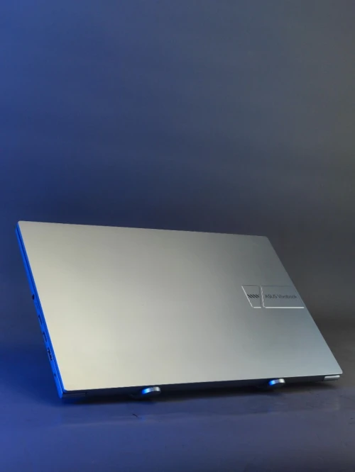 ASUS VIVOBOOK 15 OLED MODEL M1505Y Ryzen 7 7730U RAM 16GB ssd 512gb écran 15,6" oled