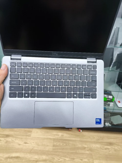 DELL LATITUDE 5350 ULTRA 5 125U/16G DDR5 /512G SSD NVME 4.0 /13.3 FHD /CAM IR+EMPRENTE+CLAVIER RETRO