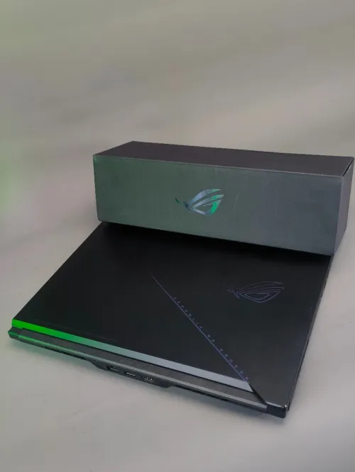 ASUS ROG ZEPHYRUS DUO 16 Ryzen 9 6900HX RTX 3080TI RAM 32gb ddr5 SSD 1tb ÉCRAN 16" et 14" tactile