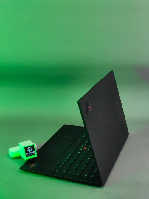 LENOVO THINKPAD X1 CARBON GEN 11 I7-1355U  32GB DDR5 1TB SSD ÉCRAN 14" 2,8 K OLED