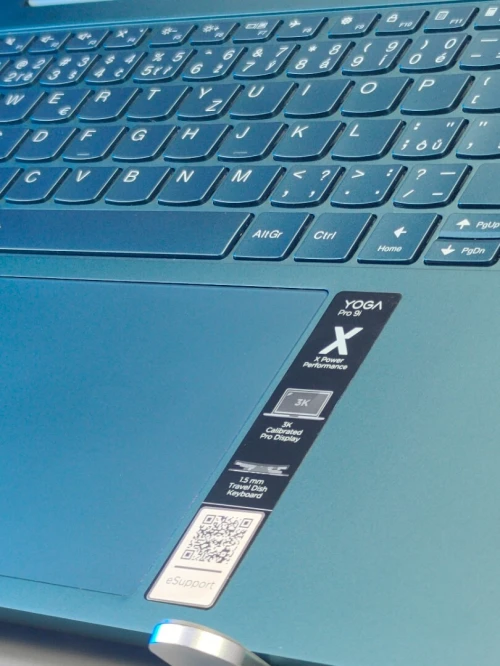 LENOVO YOGA 9I 16 i9-13905H rtx 4060  32gb LPD5X et 2tb SSD Samsung evo 990 écran 16" 3,2k