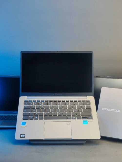 Asus expertbook P1 i5-13420h 16gb RAM DDR5 SSD 512gb écran 14" FHD