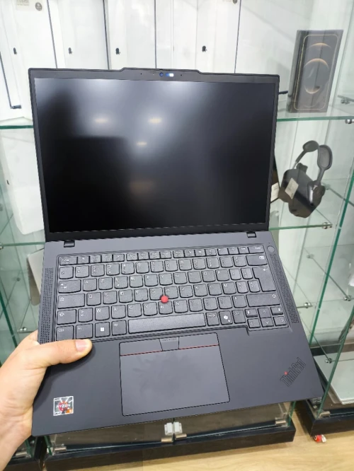 THINKPAD T14 GEN 5 (2025) AMD Ryzen 5 PRO 8540U 32 GB DDR5 512GB SSD NVME 14 WUXGA SOUS EMBALLAGE