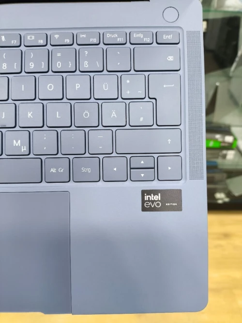 HUAWEI MATEBOOK X PRO ULTRA PREMIUM EDITION ULTRA 9 185H/32G DDR5/2T SSD/14.2 OLED 120HZ 4K TACTILE 