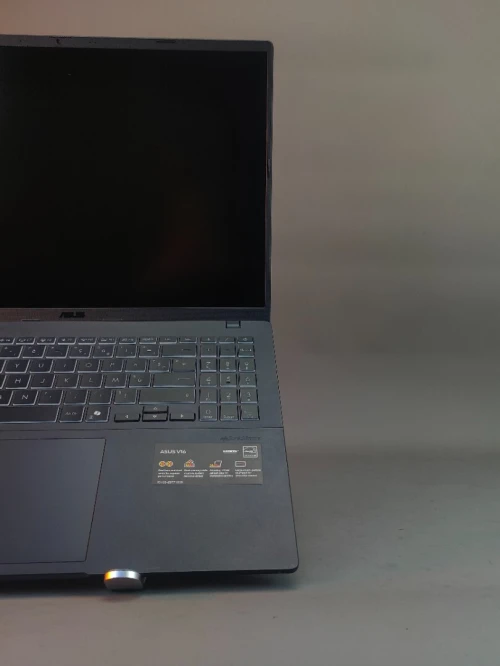 ASUS V16 V3607V INTEL CORE 5 210H RTX 4050 RAM 16 SSD 512GB ÉCRAN 16"