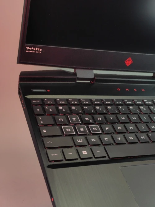 HP OMEN 15 I5-9300H rtx 2060 16gb RAM  512gb SSD écran 15,6" 144Hz