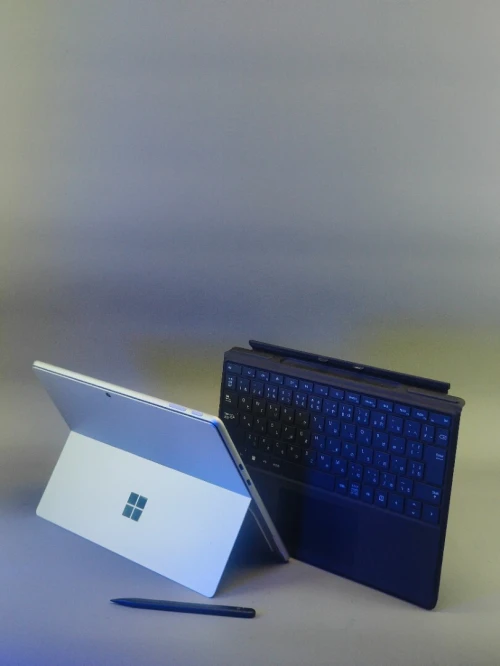 MICROSOFT SURFACE PRO 9 I5-1235U 16GB DDR5 SSD 256GB ÉCRAN 13" PIXELSENS 2,8K + AVEC STYLET