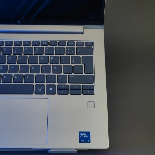 HP ELITEBOOK 6 G1i 4 ULTRA 7 265U 16GB DDR5 512GB SSD ÉCRAN 14" WUXGA