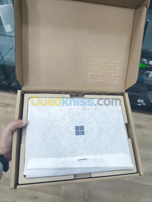 Microsoft Surface Laptop 6 ULTRA 7 165H +INTEL AI /16G LPDDR5X/512G 4.0/14 3K TACTILE/ARC GRAPHICS